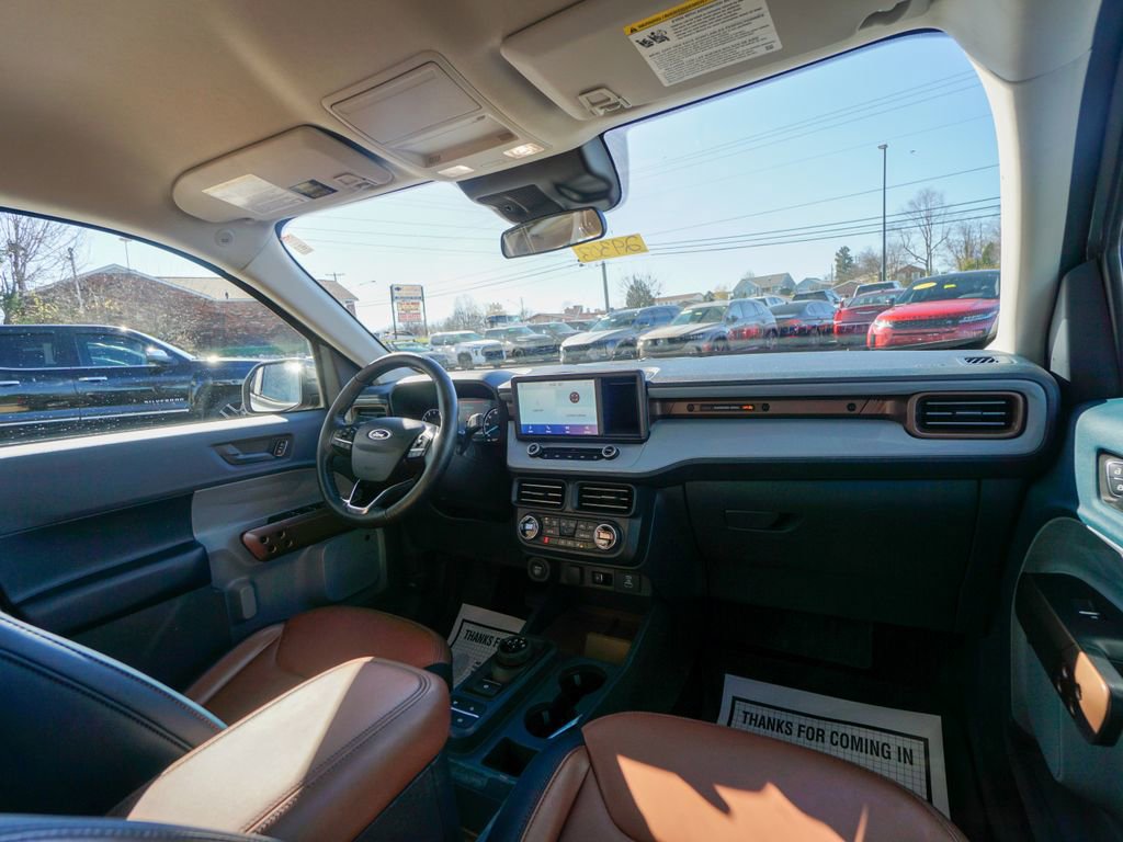 Used 2022 Ford Maverick Lariat w/ Lariat Luxury Package image 16