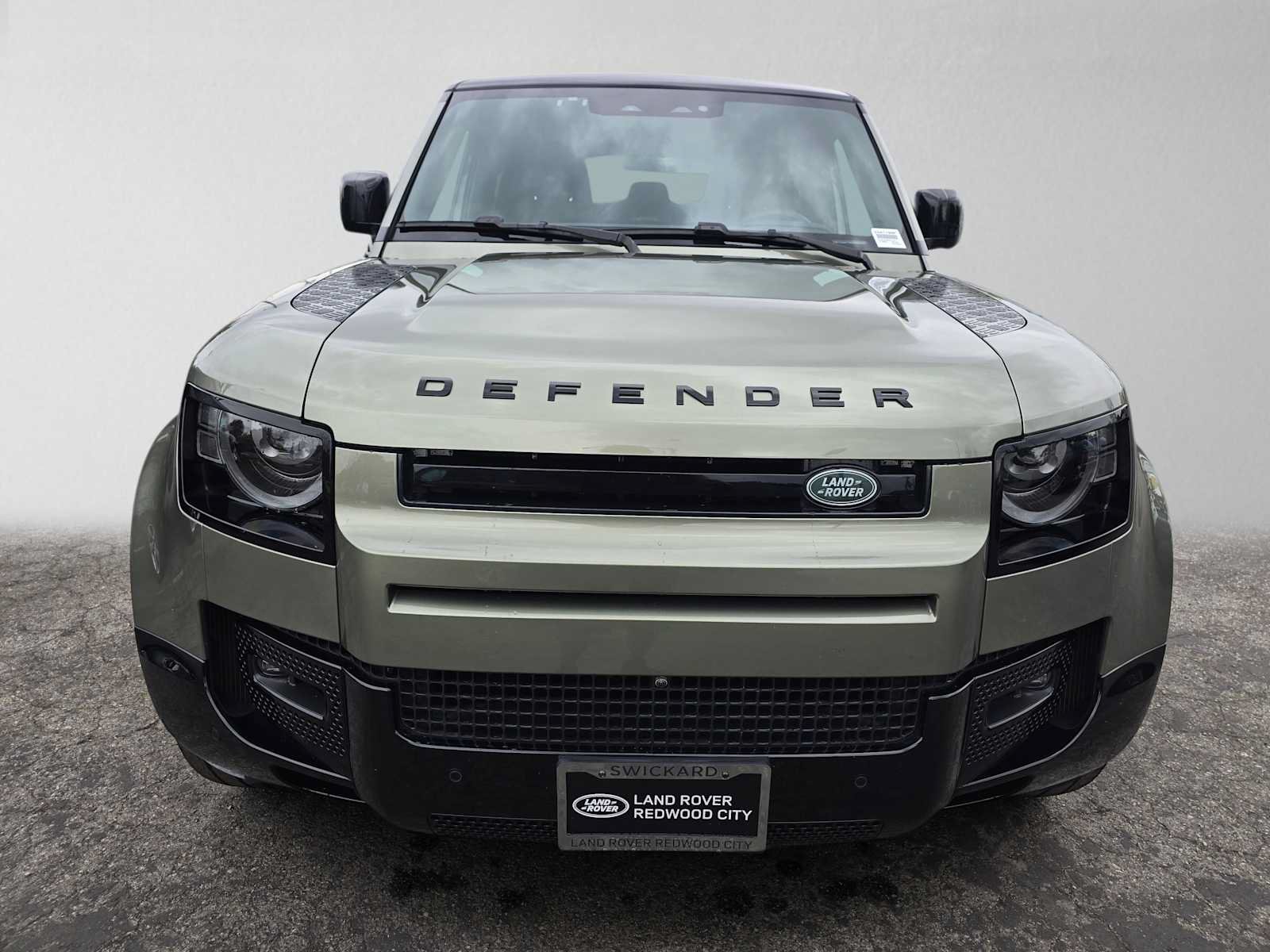 Used 2024 Land Rover Defender 110 X-Dynamic SE AWD/4WD image 8