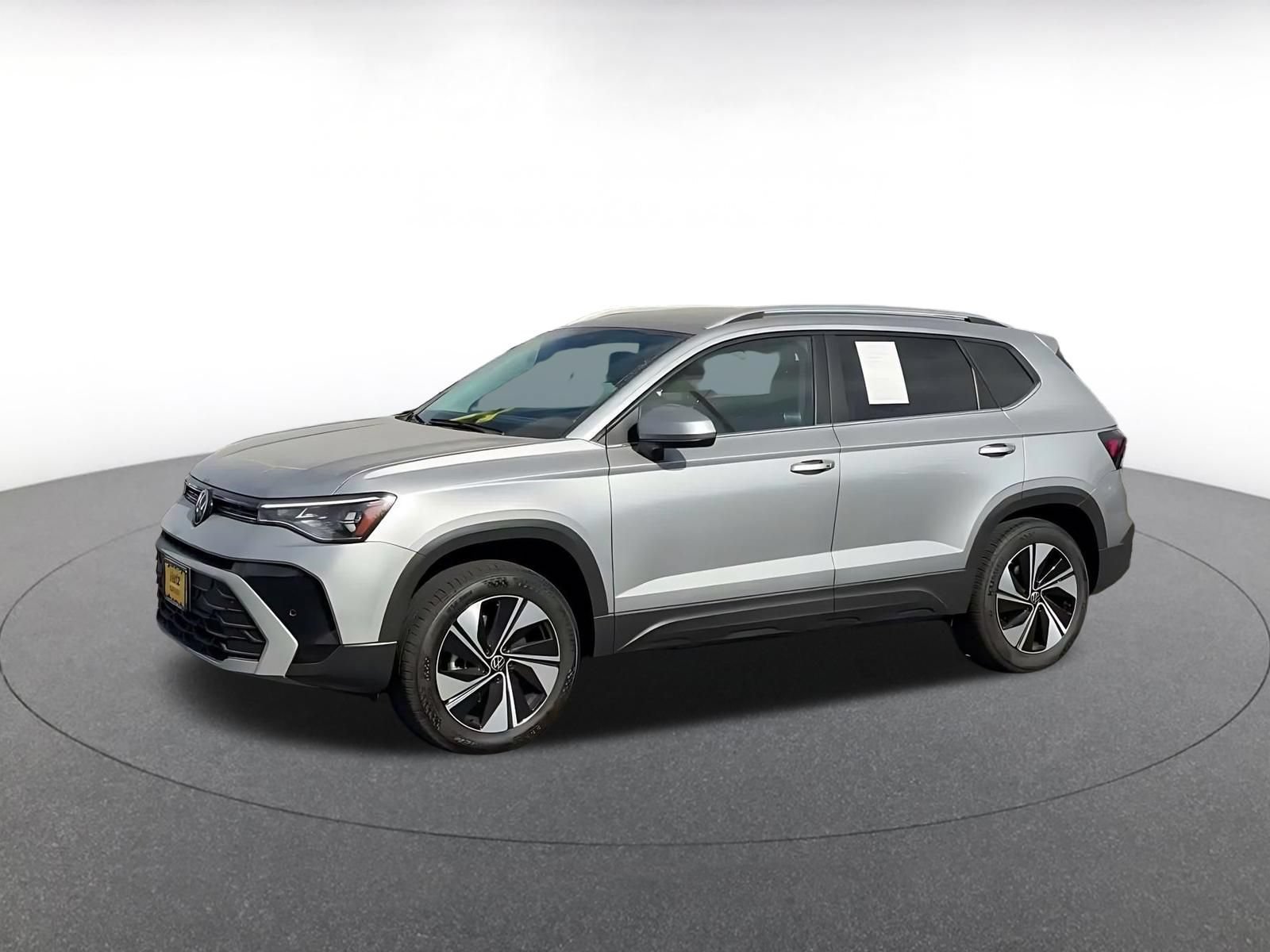 Used 2026 Volkswagen Taos SE AWD/4WD image 7