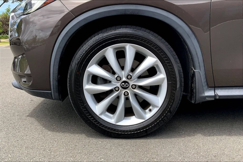 Used 2019 INFINITI QX50 Essential w/ Cargo Package FWD image 9
