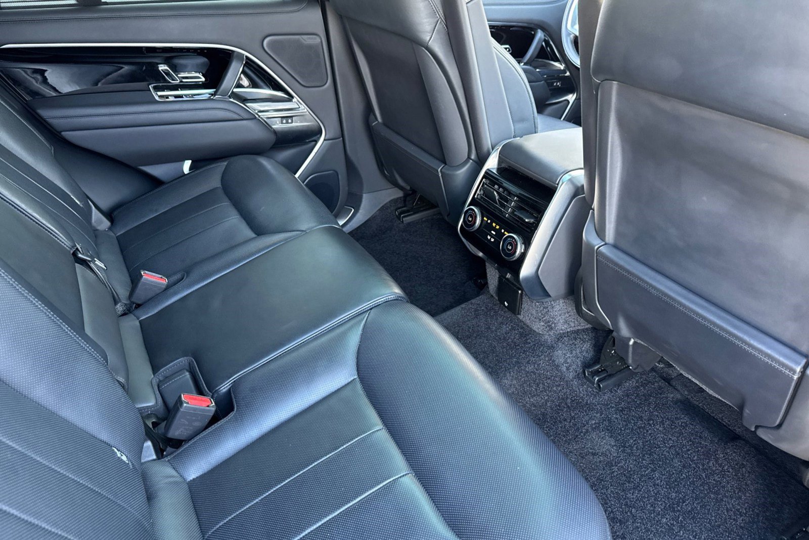 Certified 2023 Land Rover Range Rover SE image 29