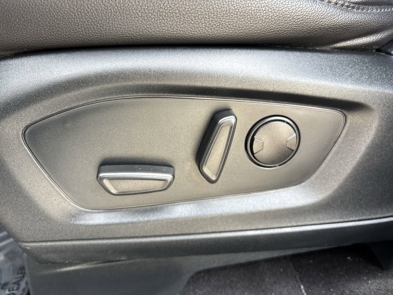 Certified 2023 Ford Explorer ST-Line w/ Class IV Trailer Tow Package image 22