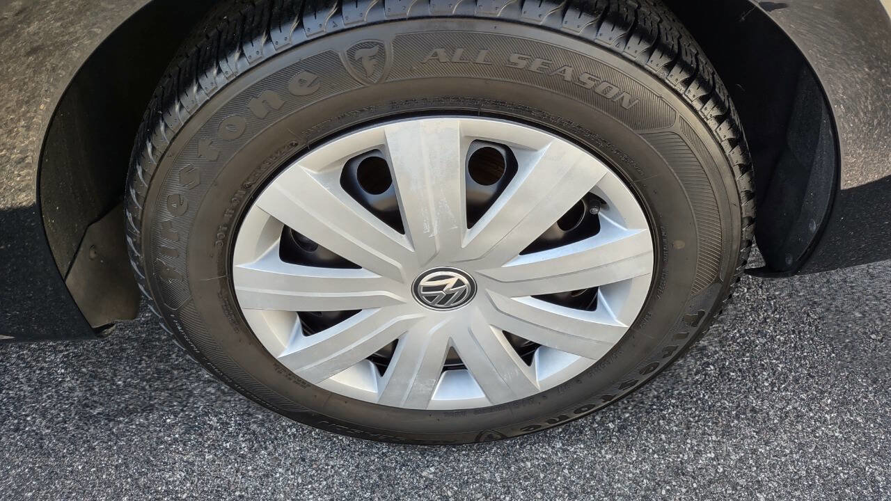 Used 2015 Volkswagen Jetta S image 35