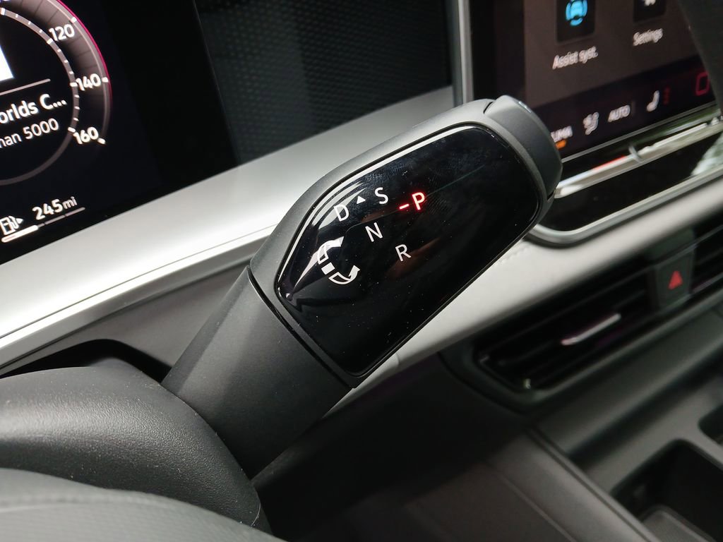 New 2026 Volkswagen Tiguan SE R-Line image 23