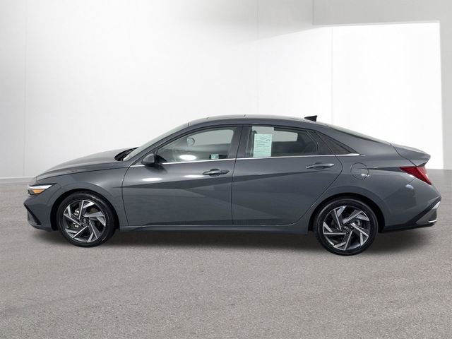 Certified 2025 Hyundai Elantra SEL FWD image 14