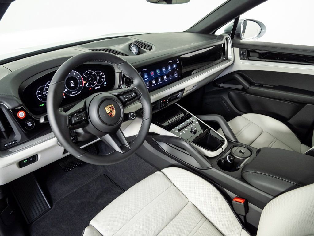 New 2026 Porsche Cayenne Coupe image 4