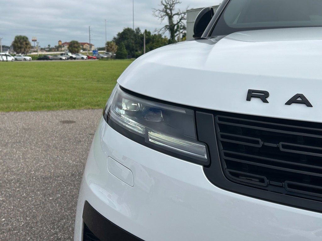 Used 2025 Land Rover Range Rover Sport SE AWD/4WD image 36
