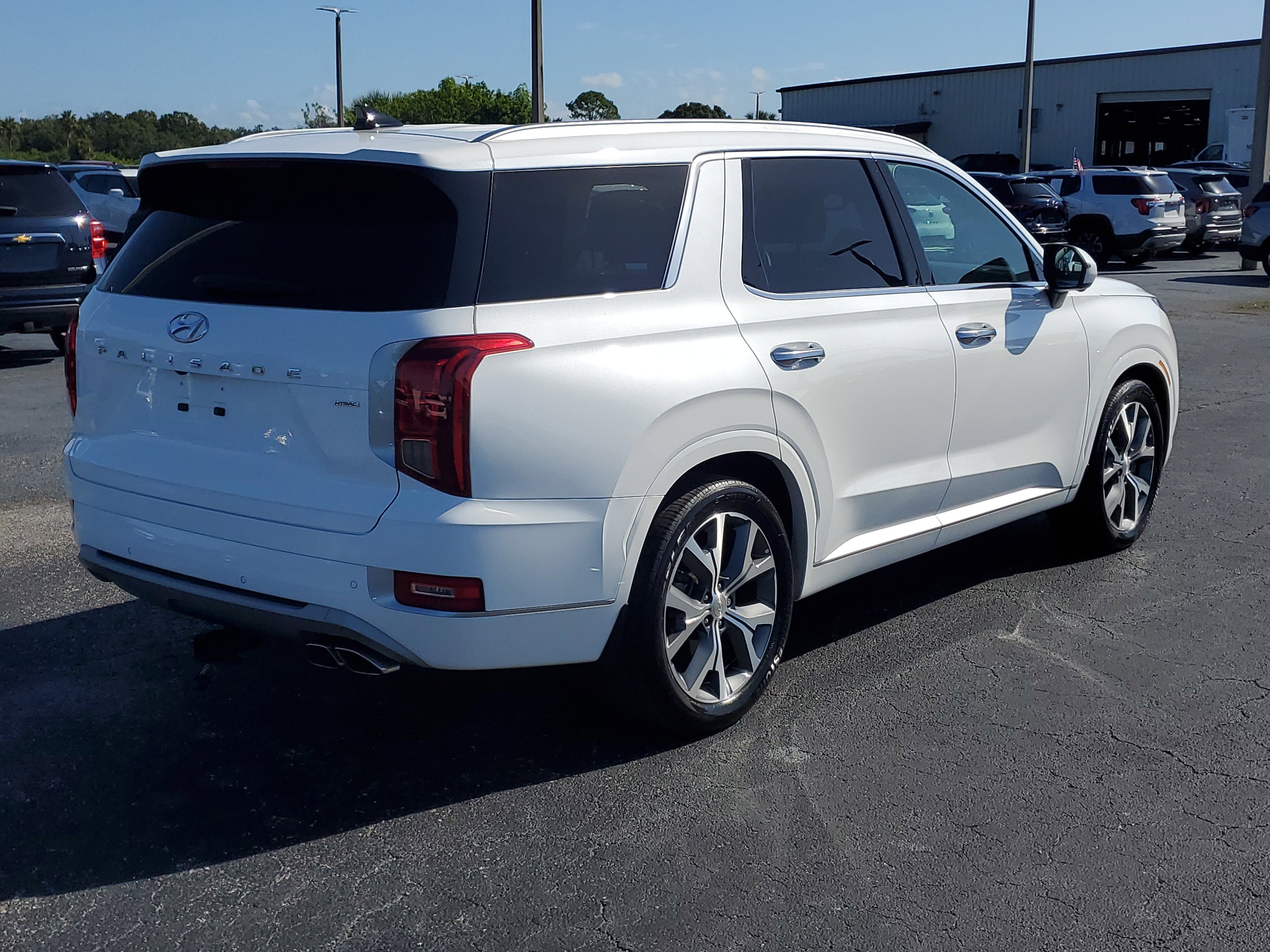 Used 2022 Hyundai Palisade Limited w/ Cargo Package image 6