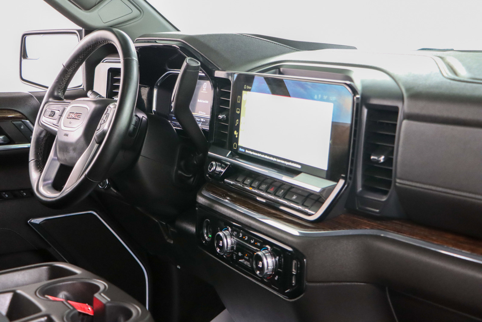 Used 2024 GMC Sierra 1500 SLE image 27