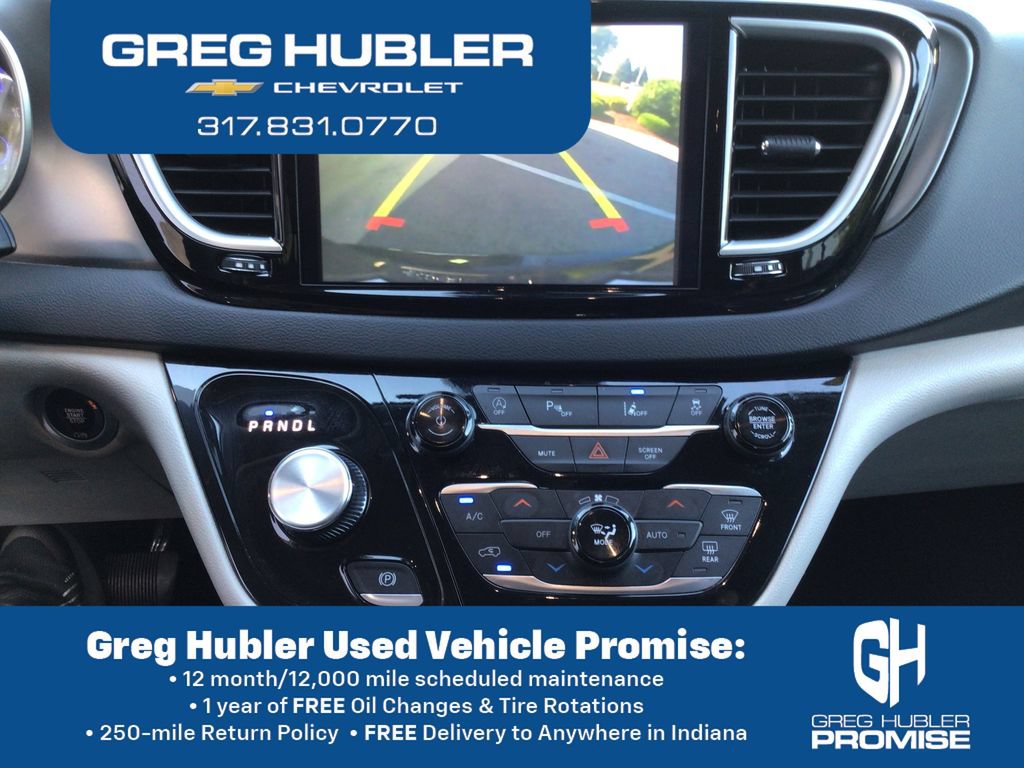 Used 2024 Chrysler Pacifica Touring-L FWD image 27