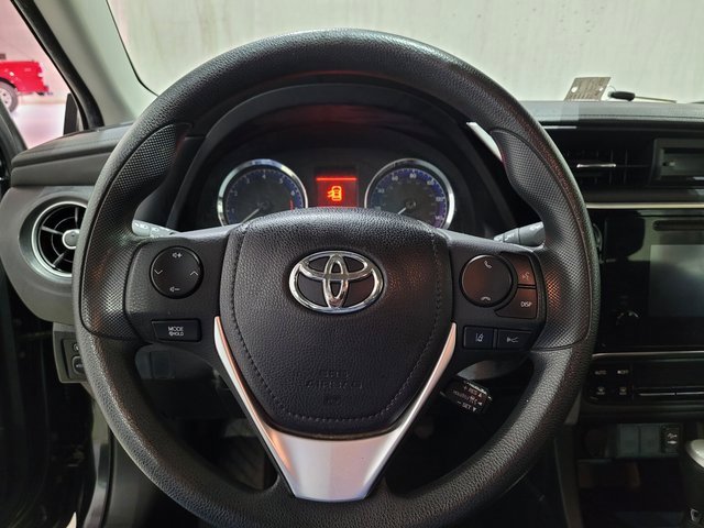 Used 2017 Toyota Corolla LE image 22