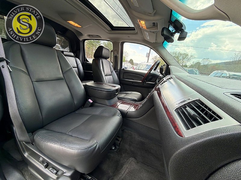 Used 2009 Cadillac Escalade EXT AWD/4WD image 16