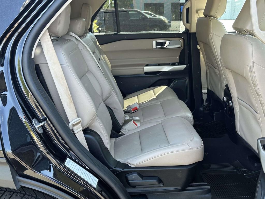 Used 2021 Ford Explorer Limited w/ Equipment Group 301A RWD image 7