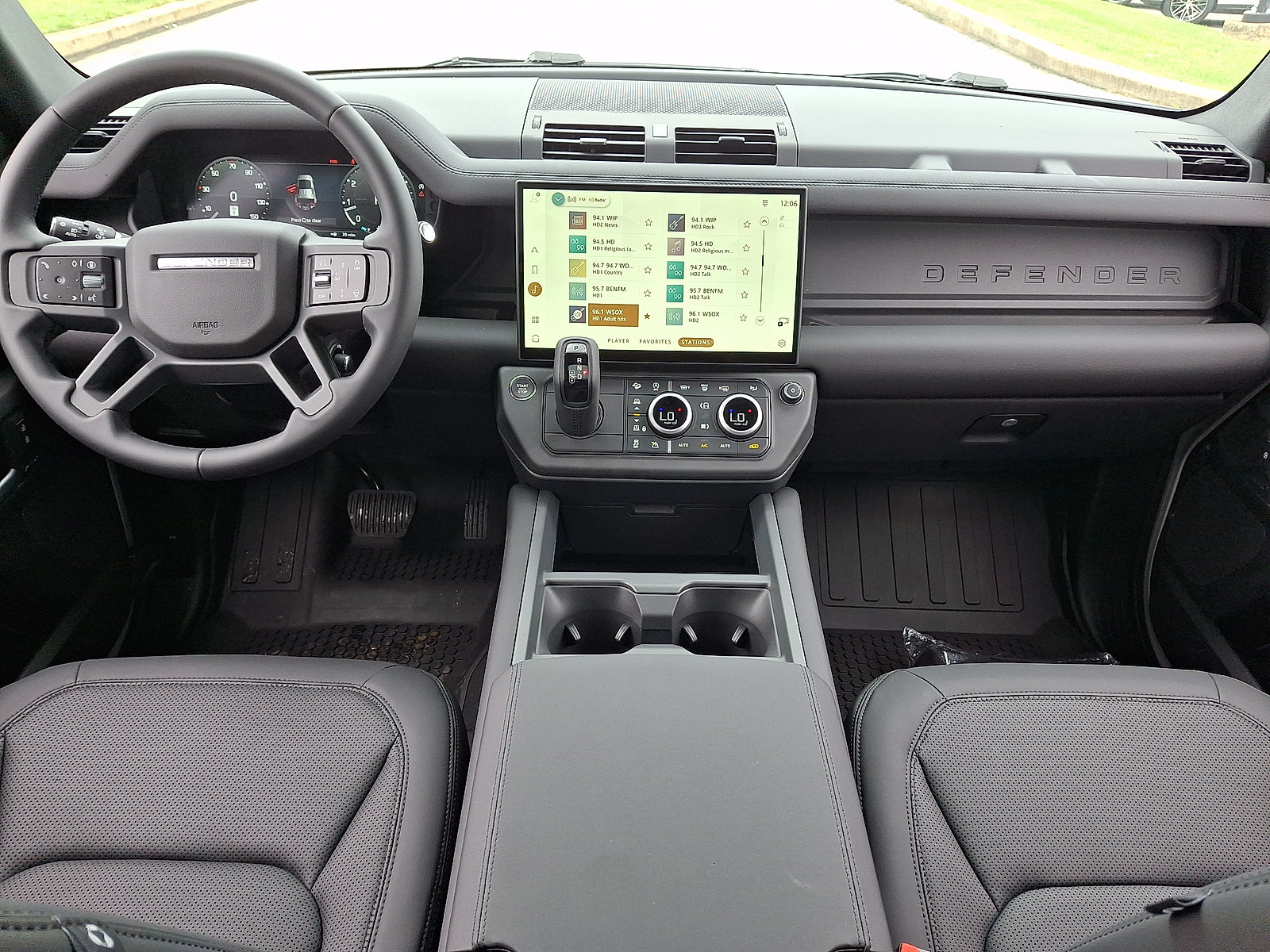 New 2026 Land Rover Defender 110 S AWD/4WD image 3