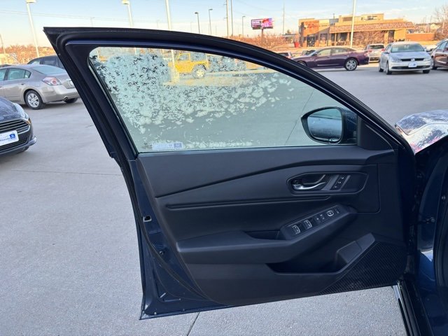 Certified 2025 Honda Accord EX-L image 9