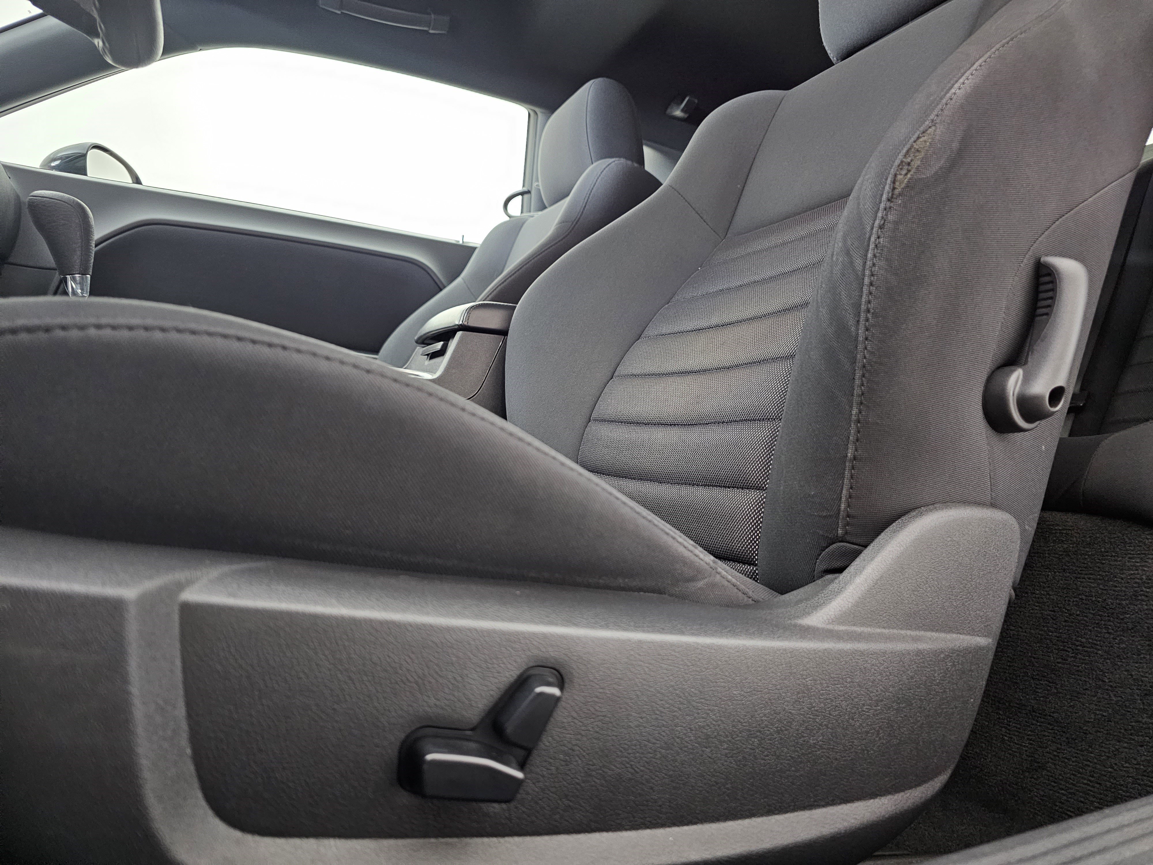 Used 2010 Dodge Challenger SE image 10