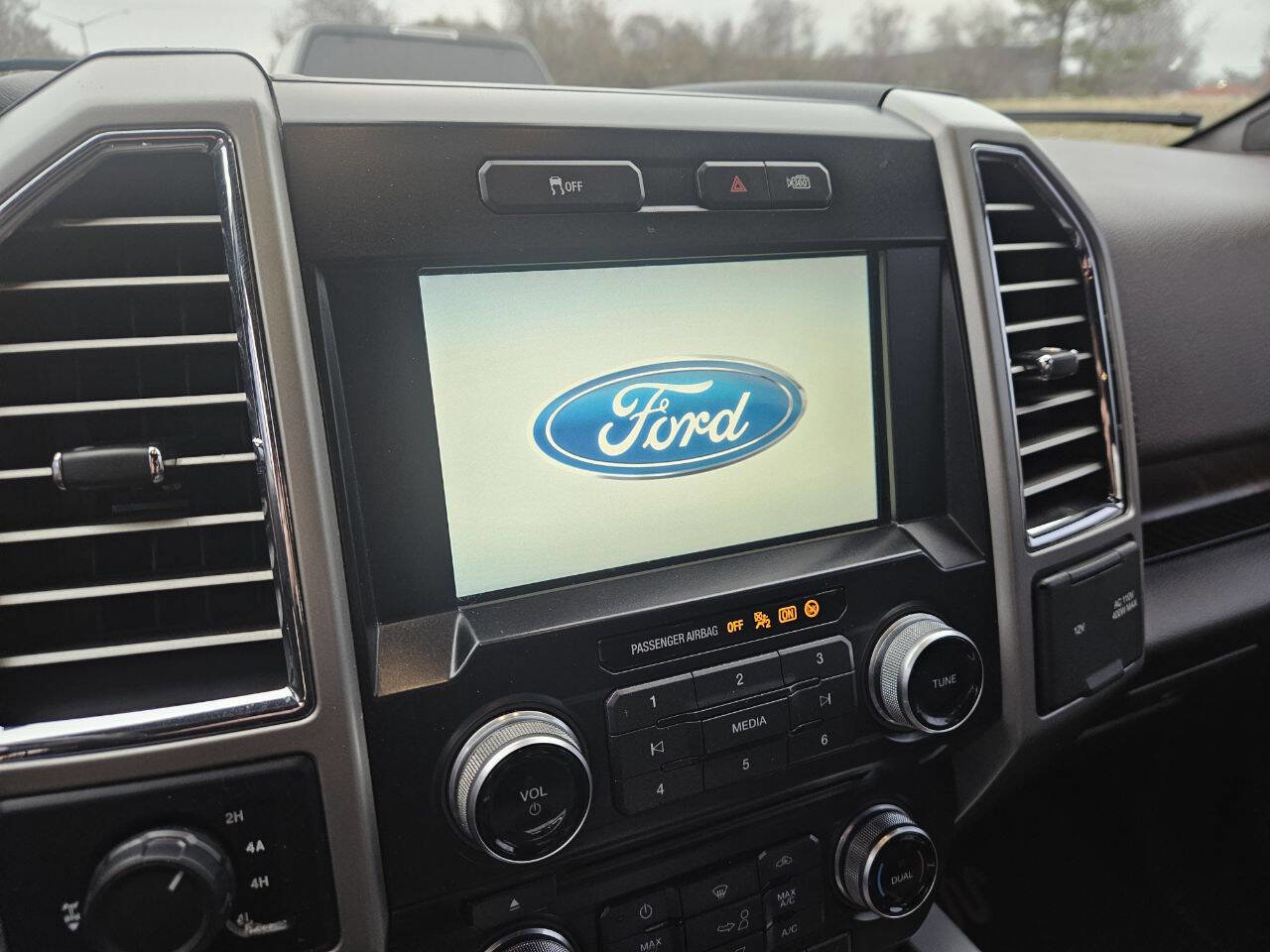 Used 2015 Ford F150 King Ranch w/ Equipment Group 601A Luxury image 20