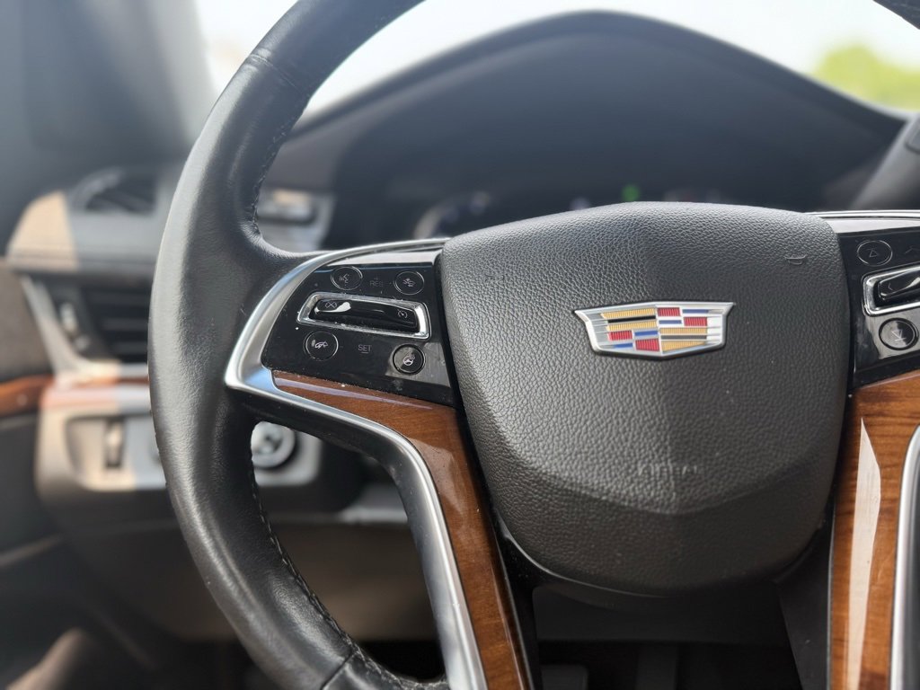 Used 2016 Cadillac Escalade Luxury image 31