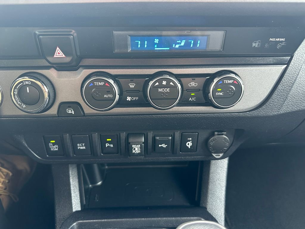 Used 2023 Toyota Tacoma TRD Off-Road w/ Technology Package image 17