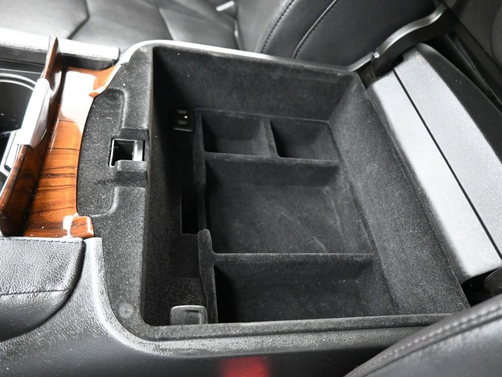 Used 2020 Cadillac Escalade Premium Luxury image 26