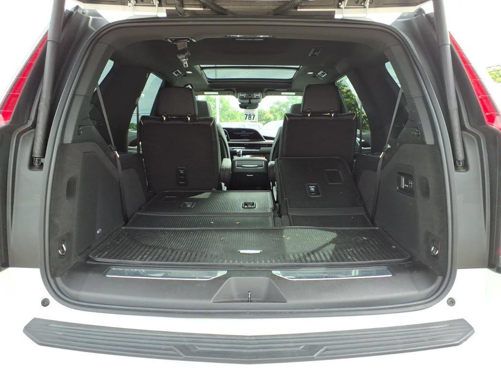 Used 2023 Cadillac Escalade Premium Luxury w/ LPO, Floor Liner Package AWD/4WD image 9