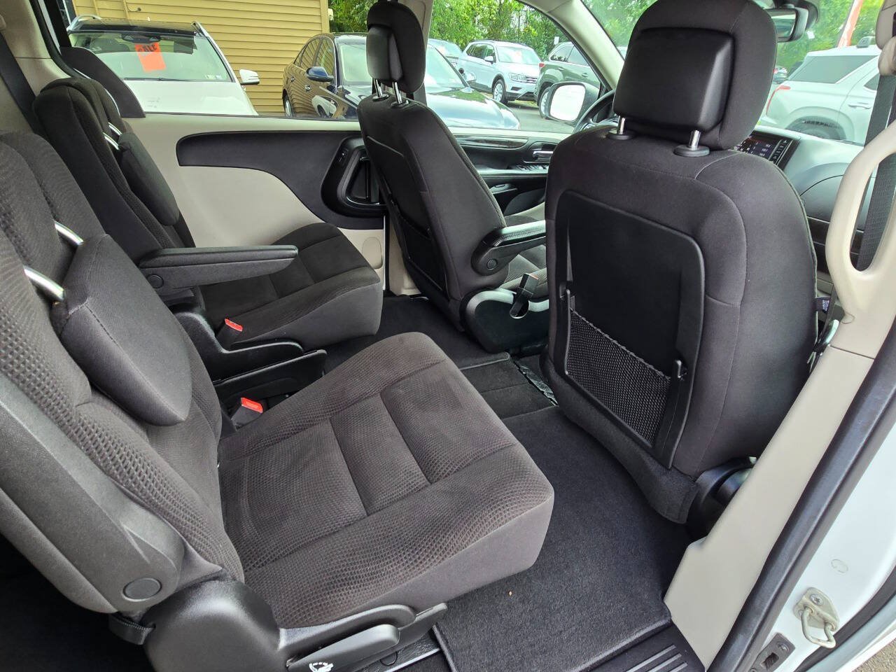 Used 2018 Dodge Grand Caravan SE w/ UConnect Hands-Free Group FWD image 26