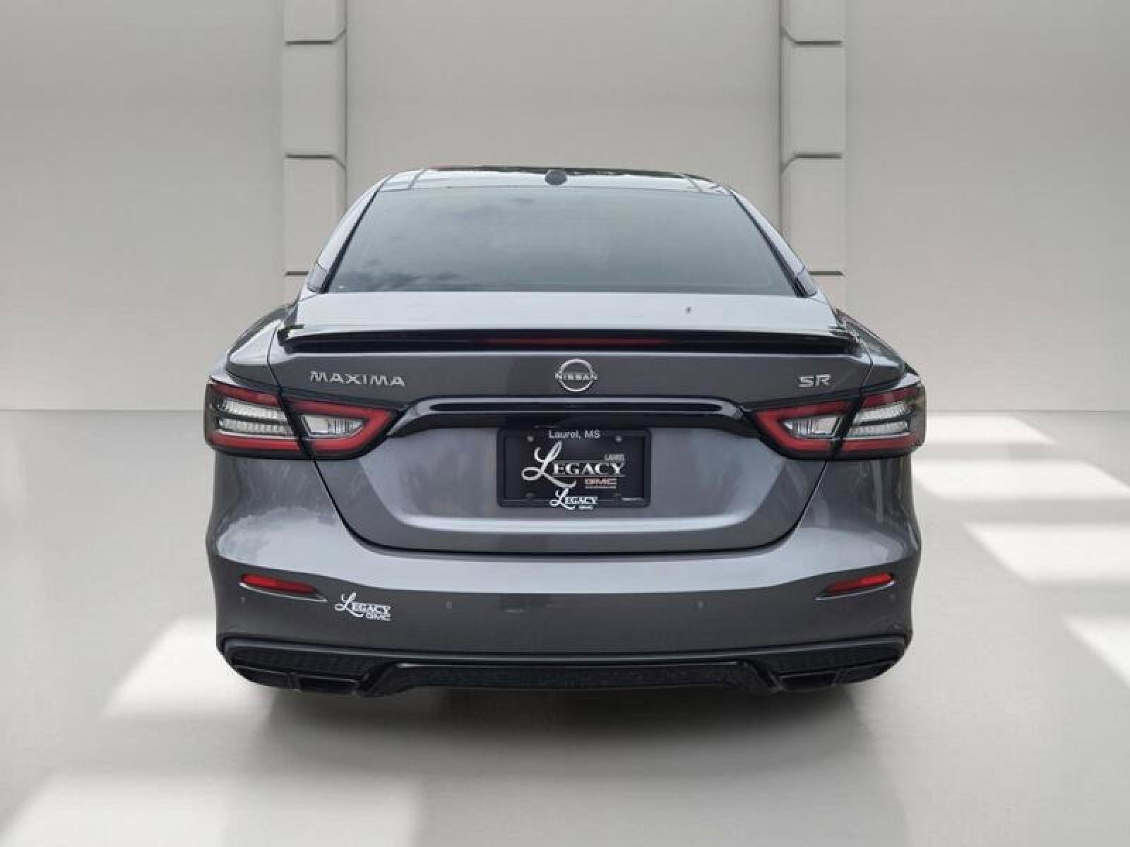 Used 2023 Nissan Maxima SR w/ Sport Mat Group FWD image 6