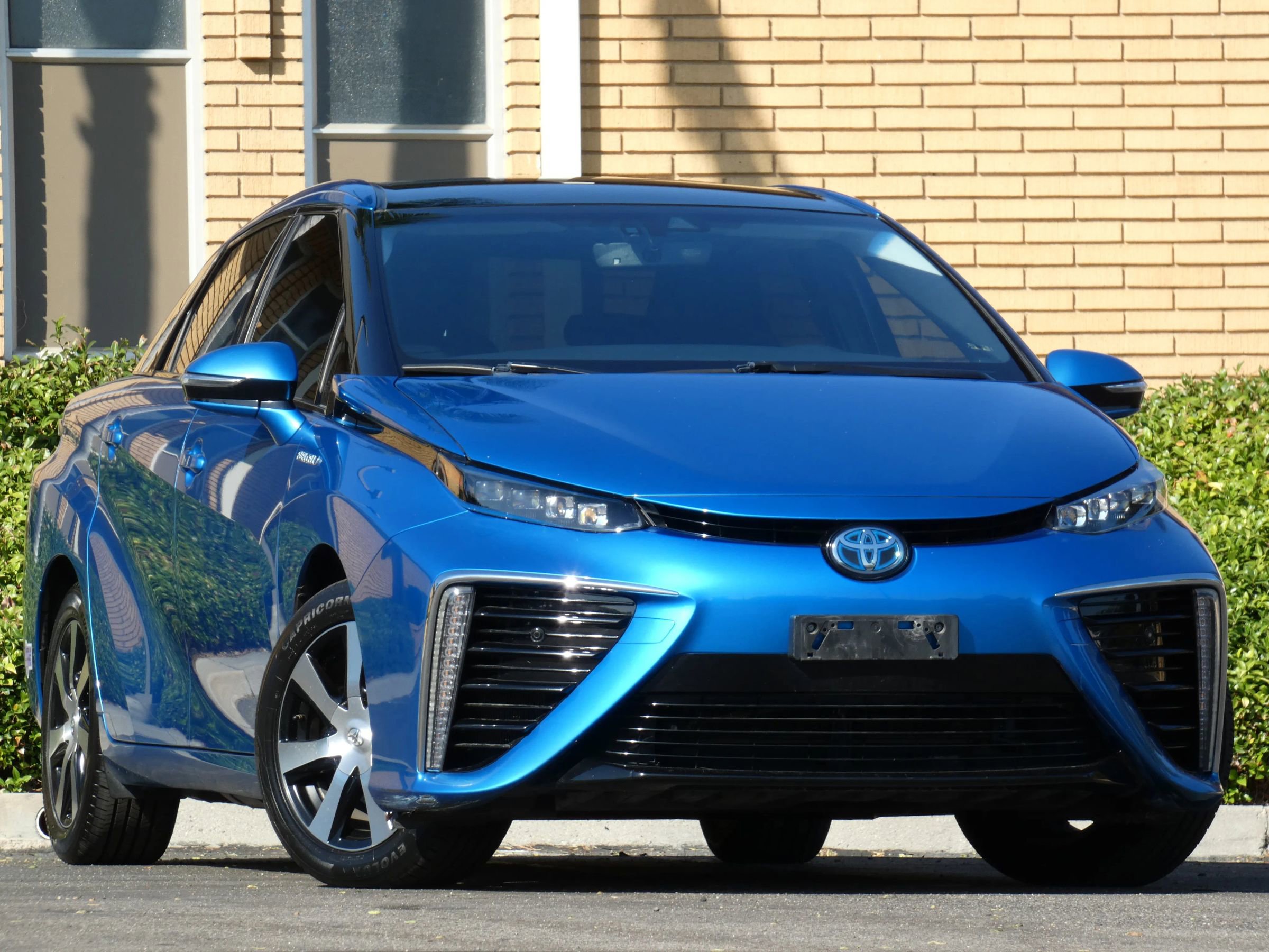 Used 2018 Toyota Mirai image 3