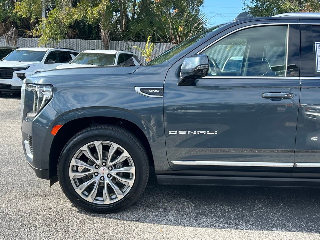 Used 2021 GMC Yukon Denali w/ Denali Premium Package image 10