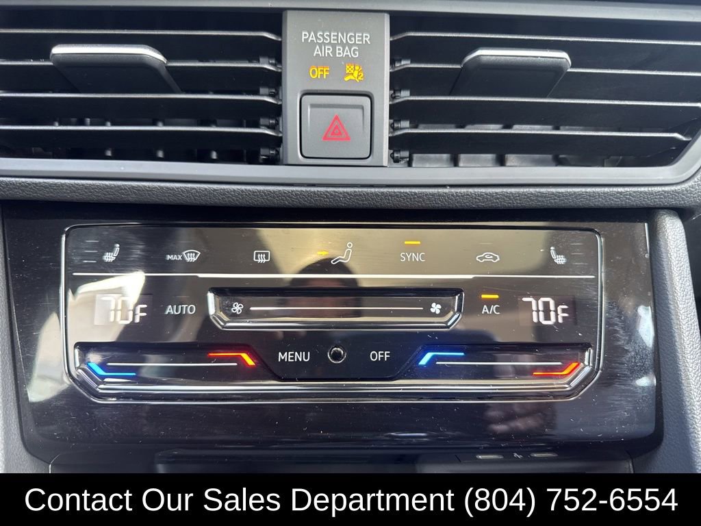 Used 2025 Volkswagen Jetta SE FWD image 21