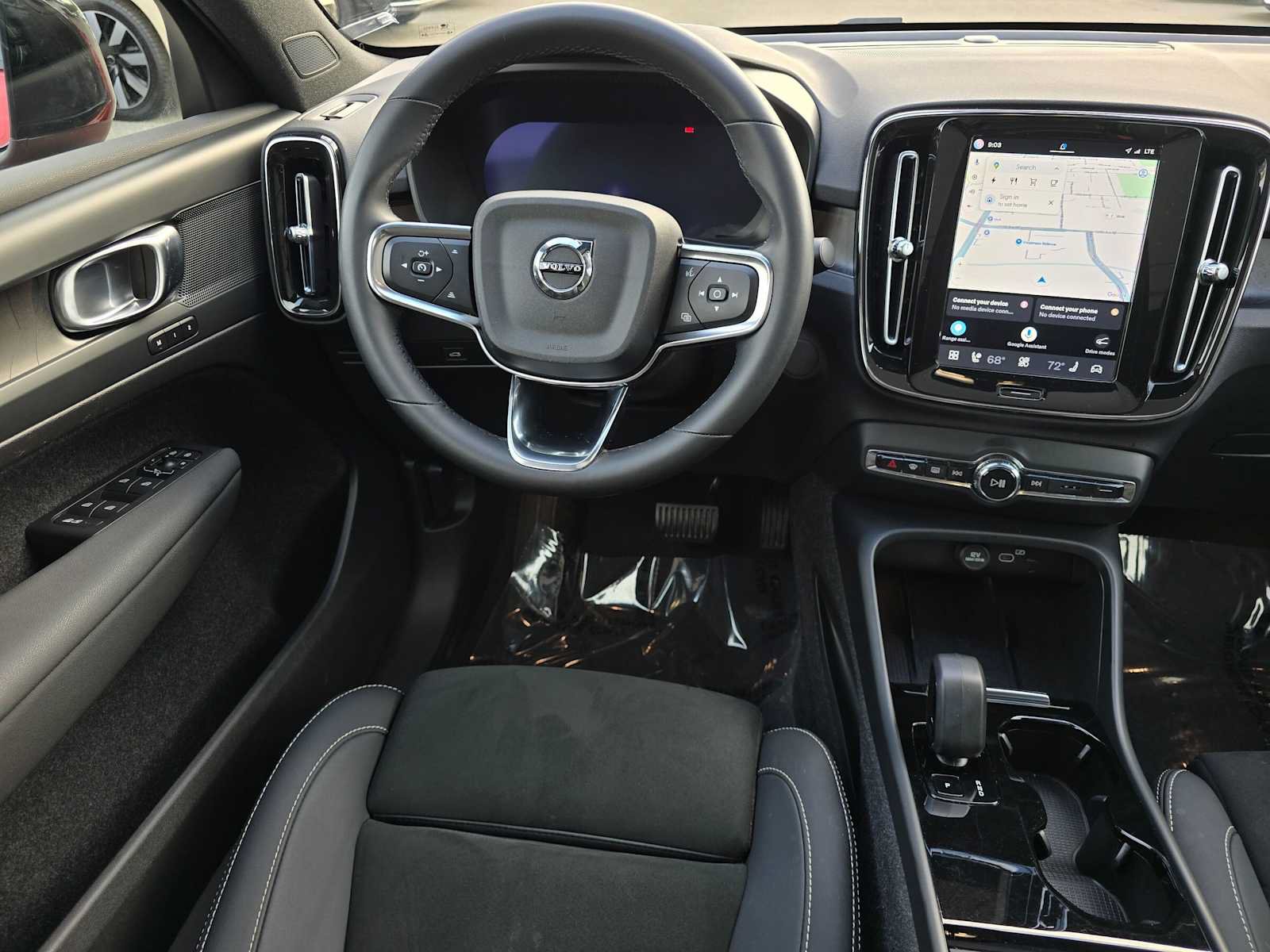 Certified 2023 Volvo C40 P8 Recharge Plus w/ Climate Package AWD/4WD image 18