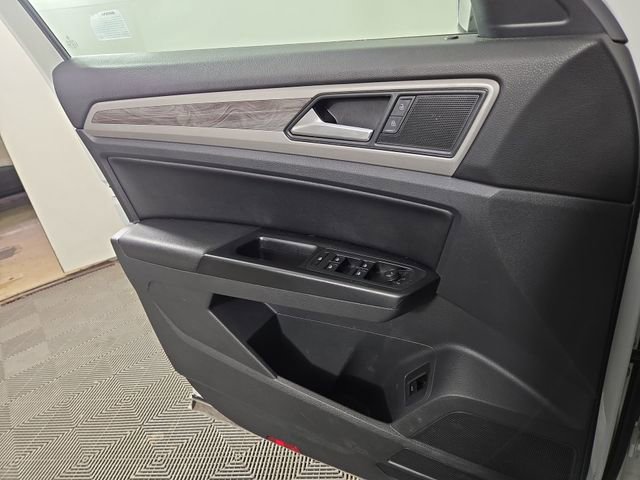 Used 2020 Volkswagen Atlas Cross Sport SE image 26