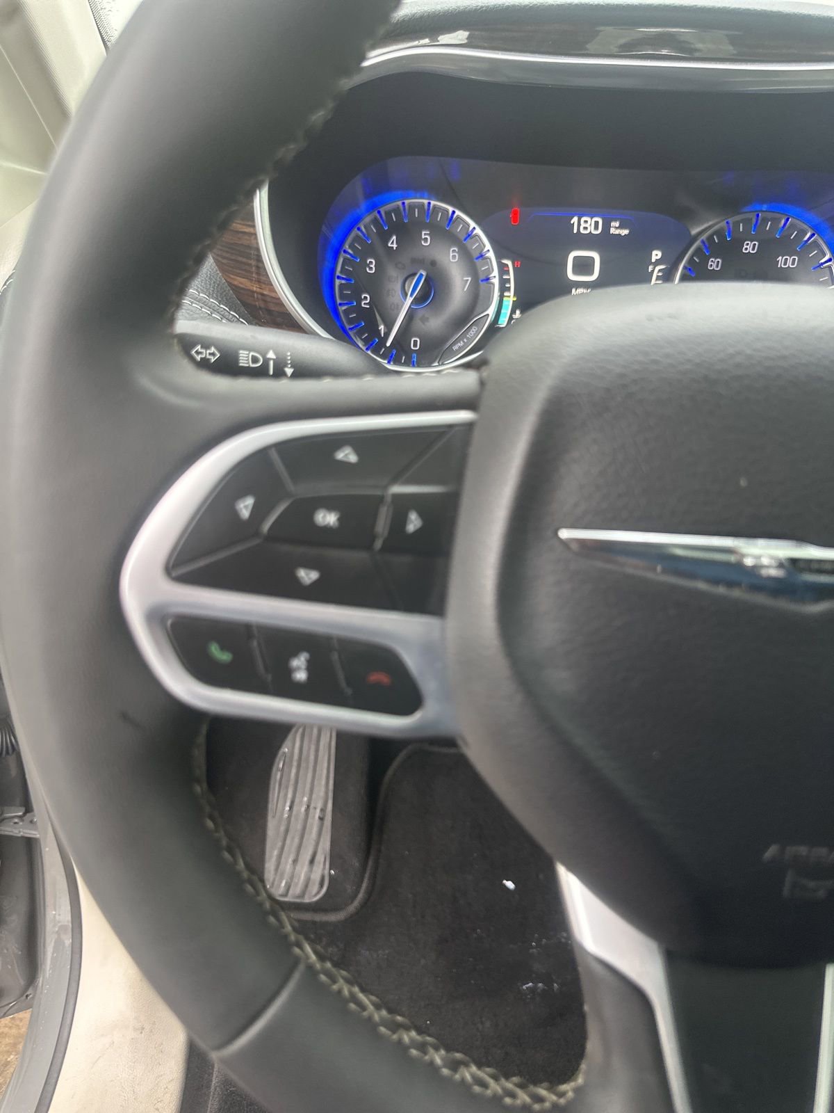 Used 2023 Chrysler Pacifica Limited FWD image 19