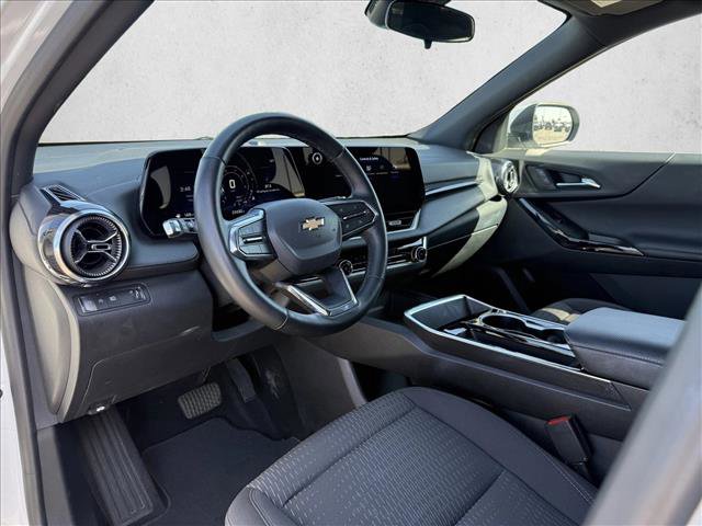 Used 2025 Chevrolet Equinox LT FWD image 16