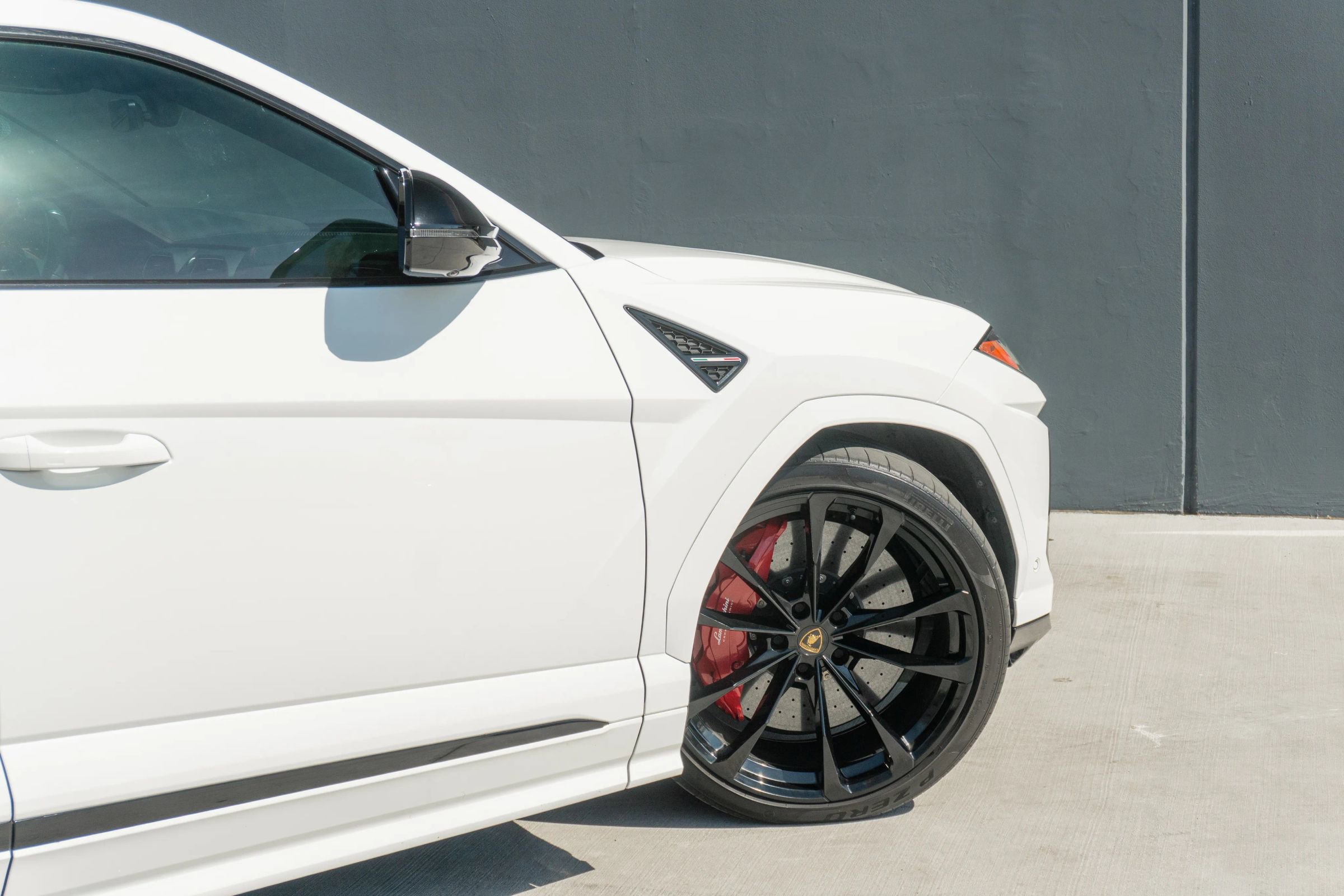 Used 2021 Lamborghini Urus image 40