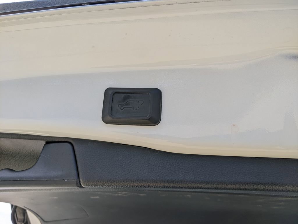 Used 2019 Toyota RAV4 Limited w/ Advanced Technology Package image 29