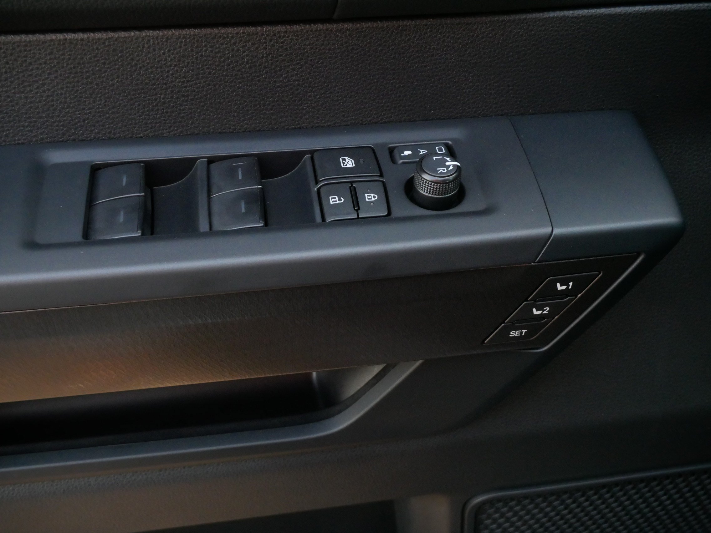 Certified 2025 Toyota Sequoia TRD Pro AWD/4WD image 18
