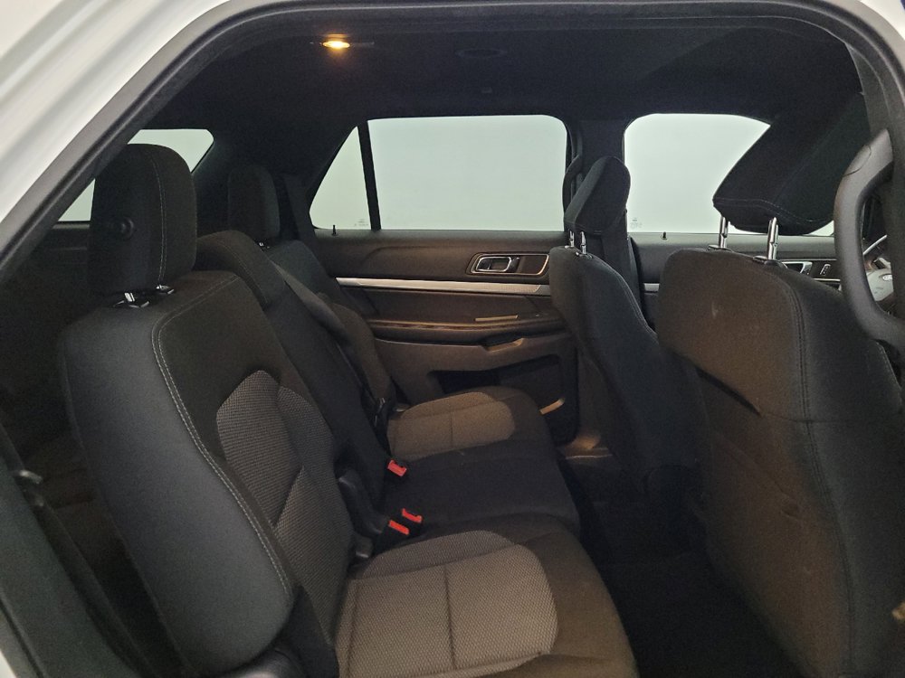 Used 2018 Ford Explorer XLT AWD/4WD image 19