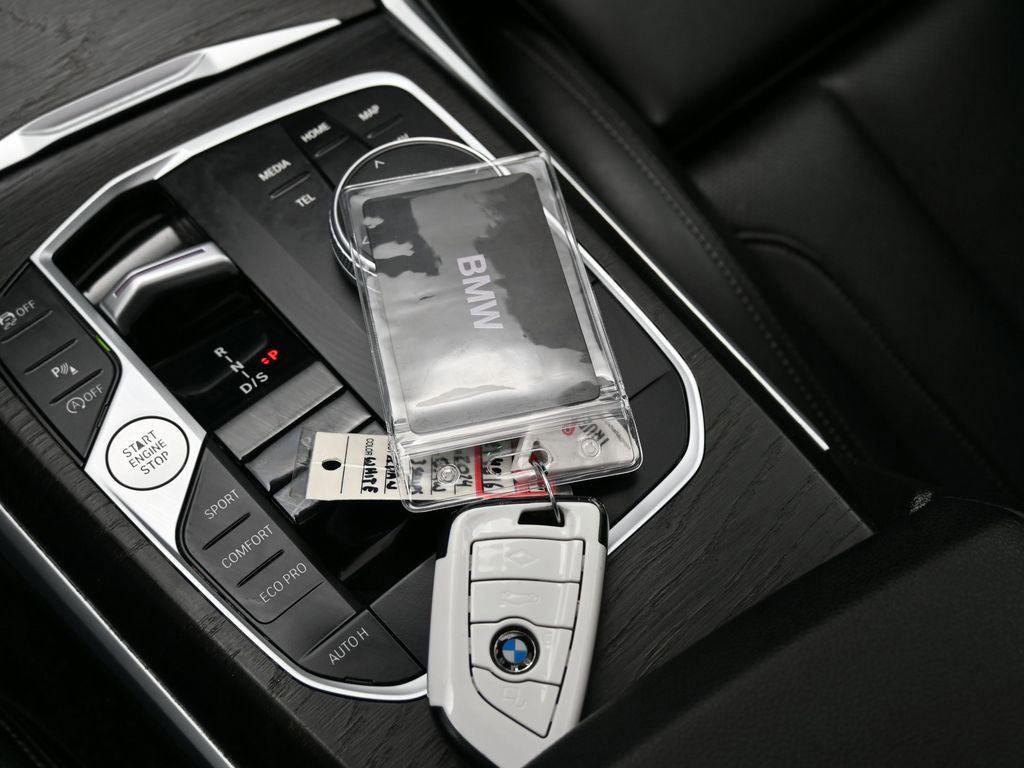 Used 2024 BMW 330i xDrive Sedan w/ Convenience Package image 29