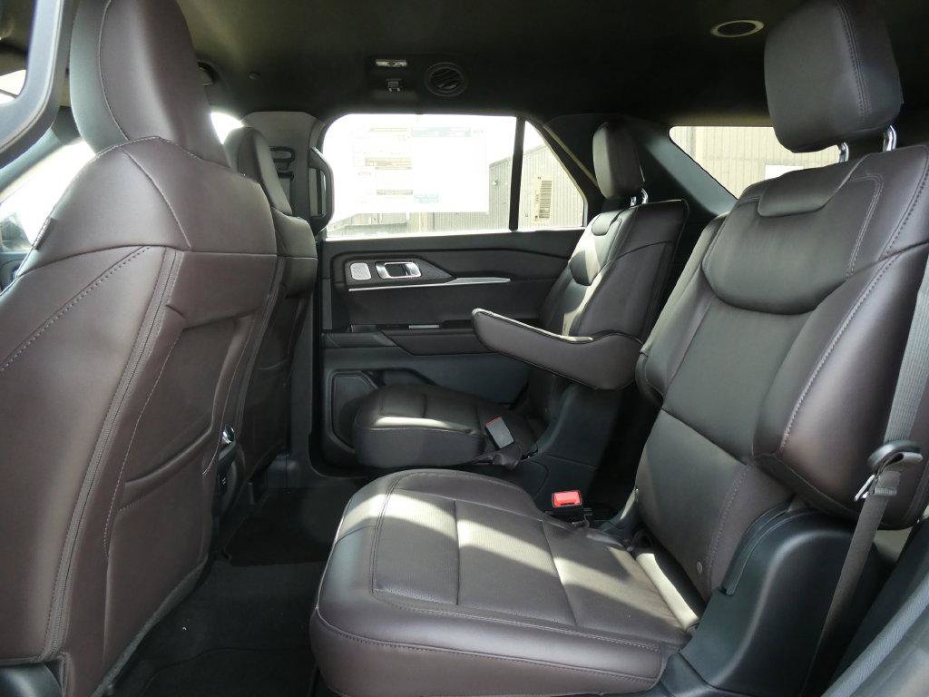 New 2027 Ford Explorer Platinum AWD/4WD image 13