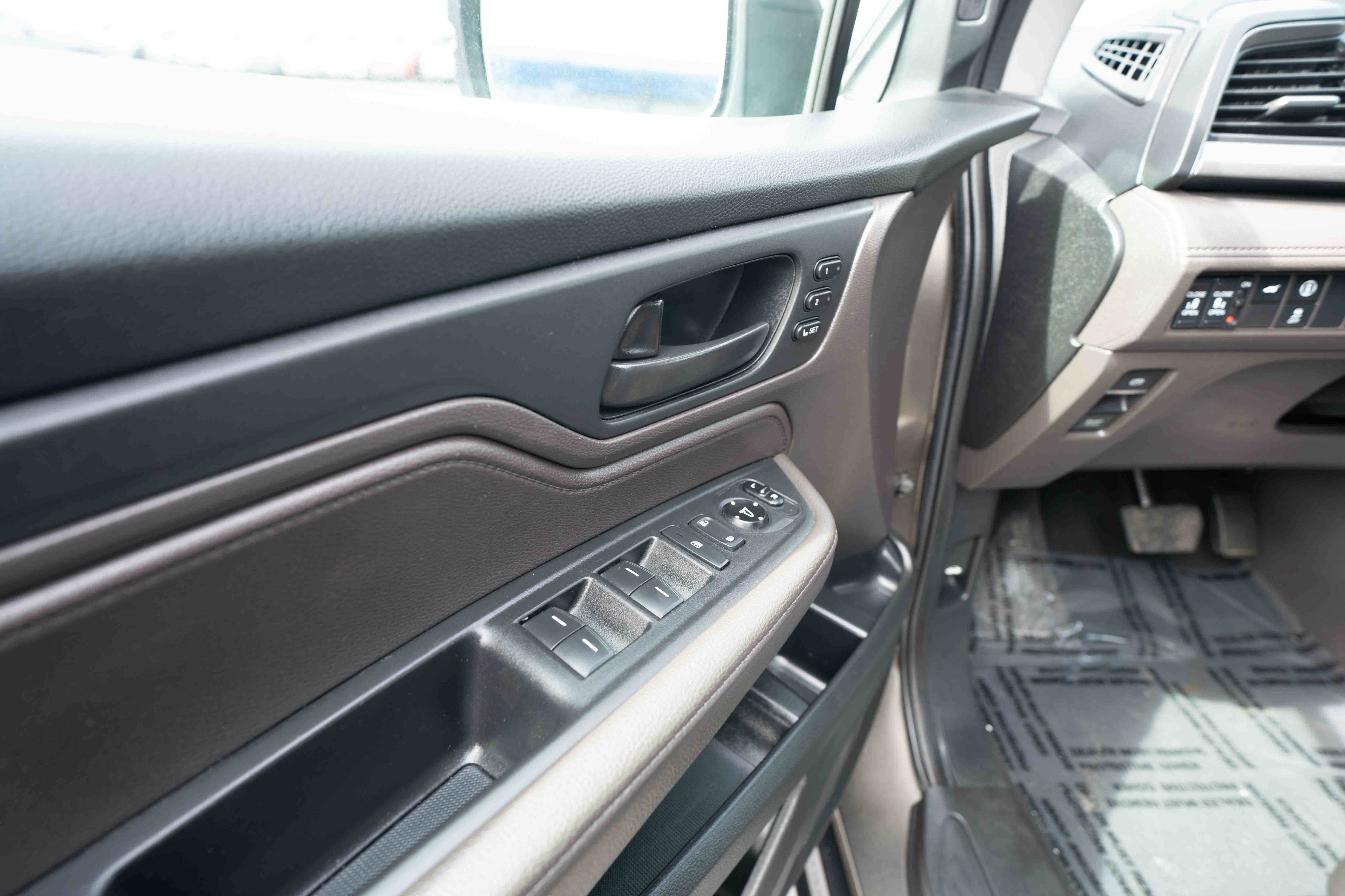 Certified 2023 Honda Odyssey EX-L image 7