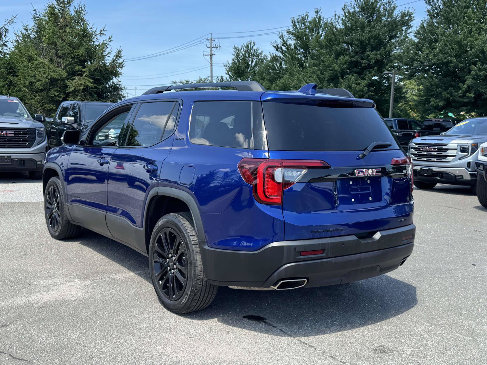 Used 2023 GMC Acadia SLE w/ Driver Convenience Package AWD/4WD image 5