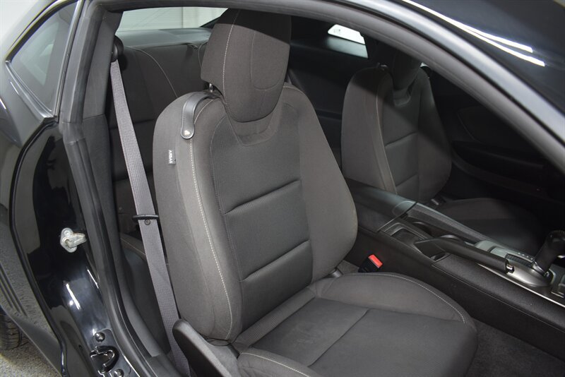 Used 2015 Chevrolet Camaro LT w/ 1LT Preferred Package RWD image 21