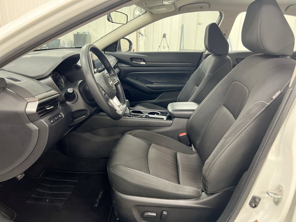 Used 2024 Nissan Altima 2.5 SV FWD image 19