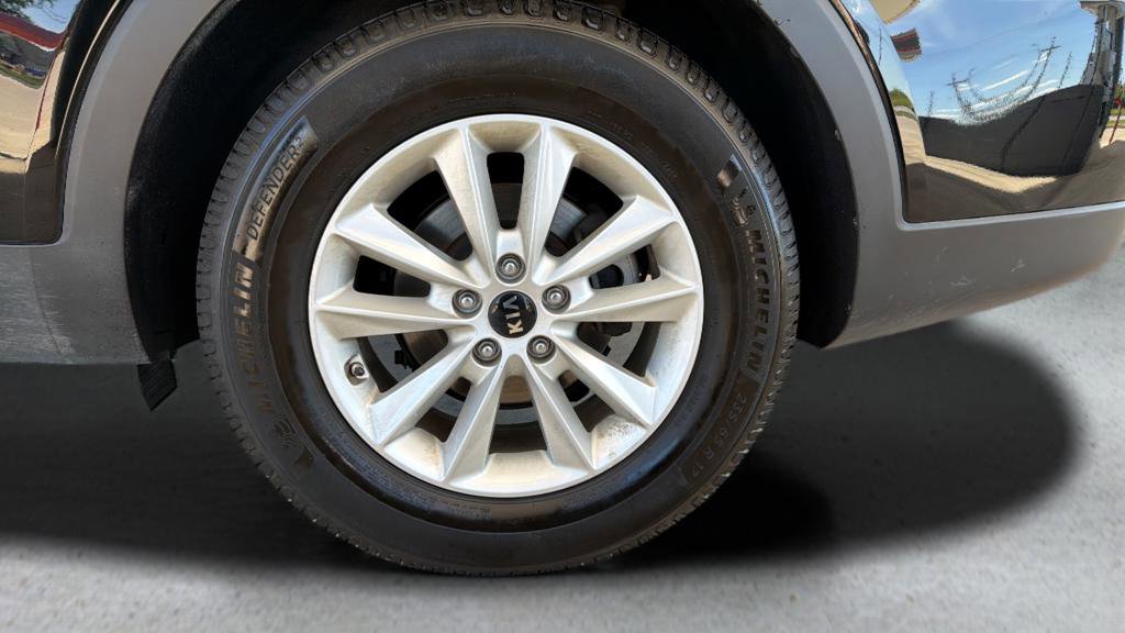 Used 2019 Kia Sorento L FWD image 28