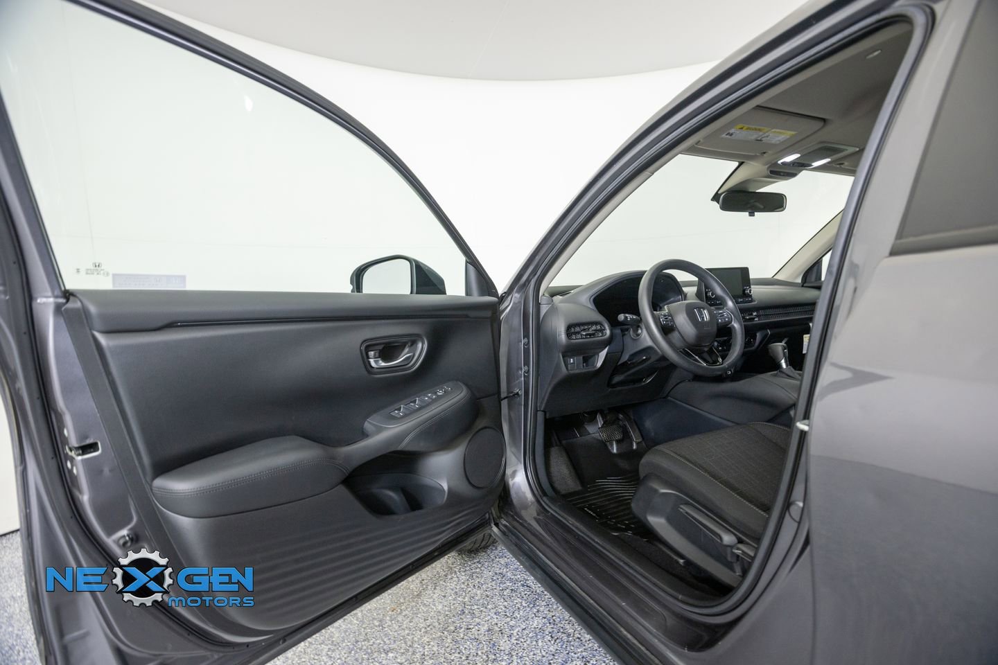 Used 2024 Honda HR-V LX image 9