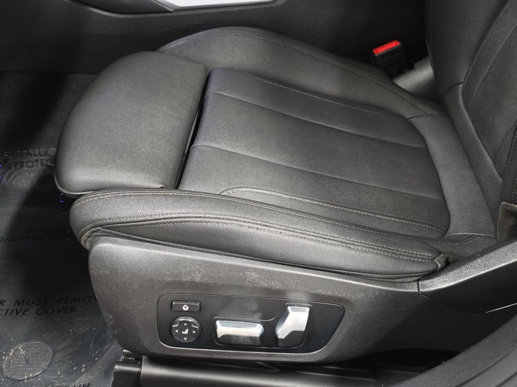 Used 2020 BMW 330i Sedan w/ Convenience Package RWD image 28
