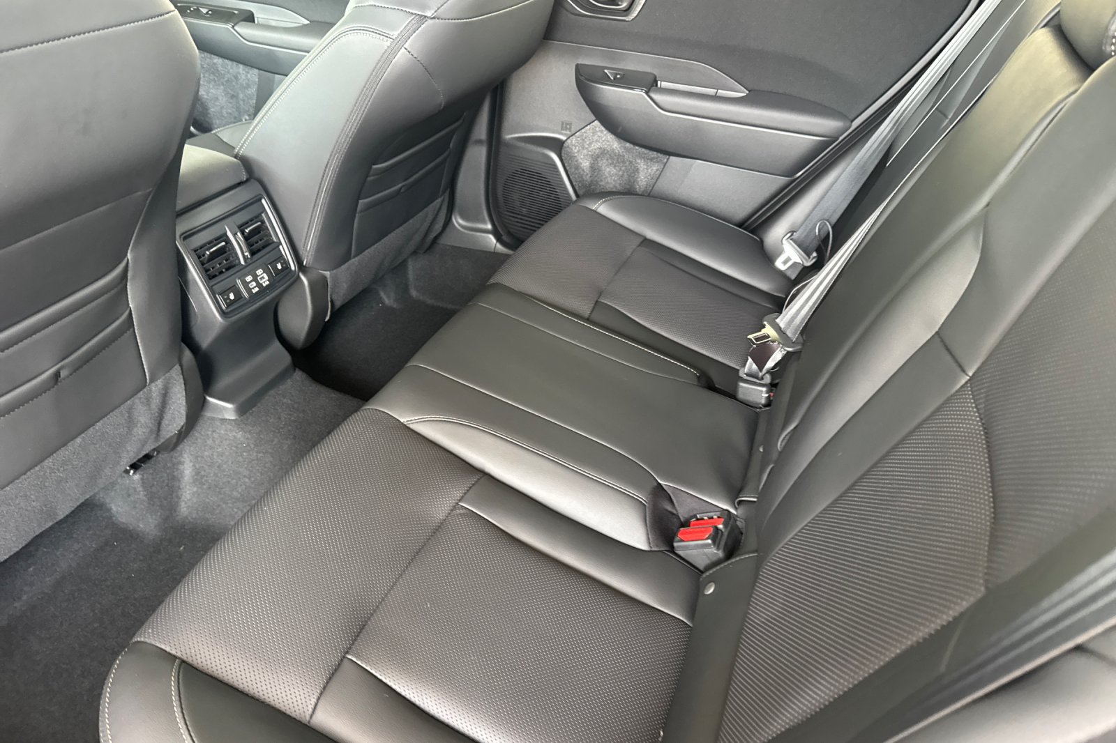 New 2026 Subaru Outback Limited XT AWD/4WD image 12