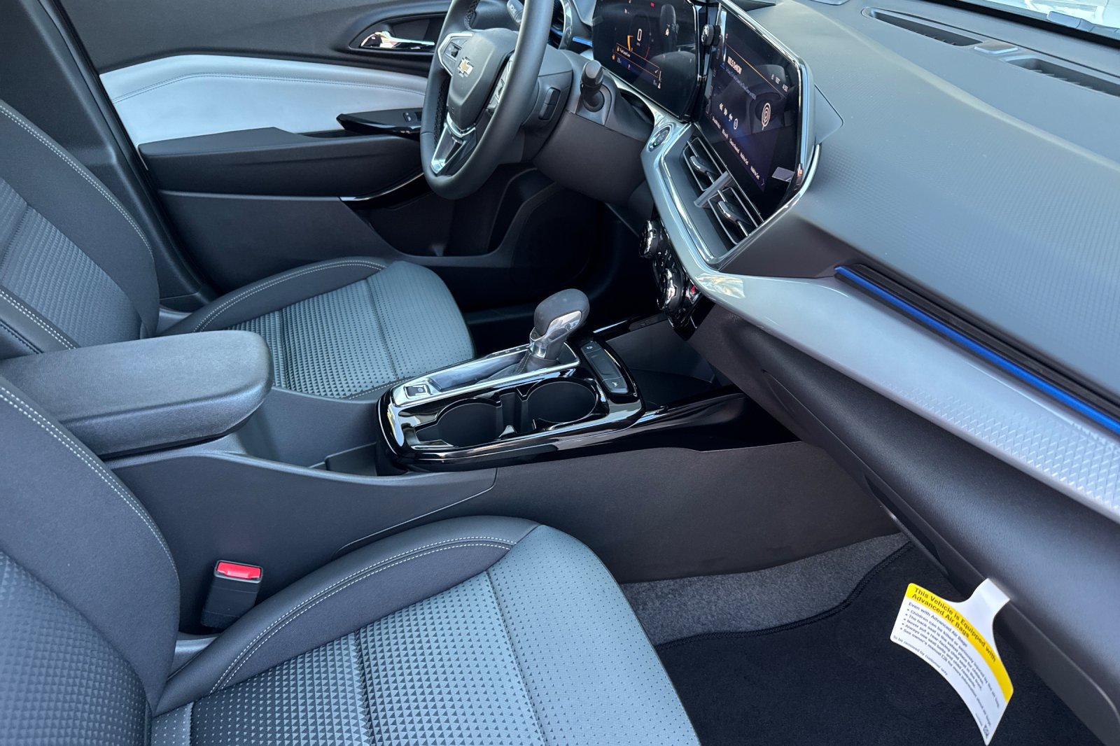 New 2026 Chevrolet Trax LT w/ LT Convenience Package FWD image 15