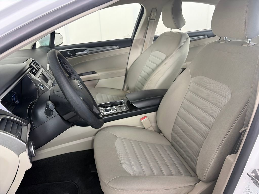 Used 2018 Ford Fusion SE image 11